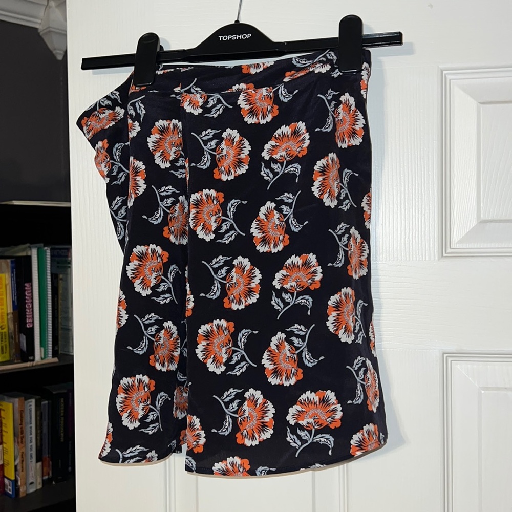 Topshop floral skirt size US 4 .